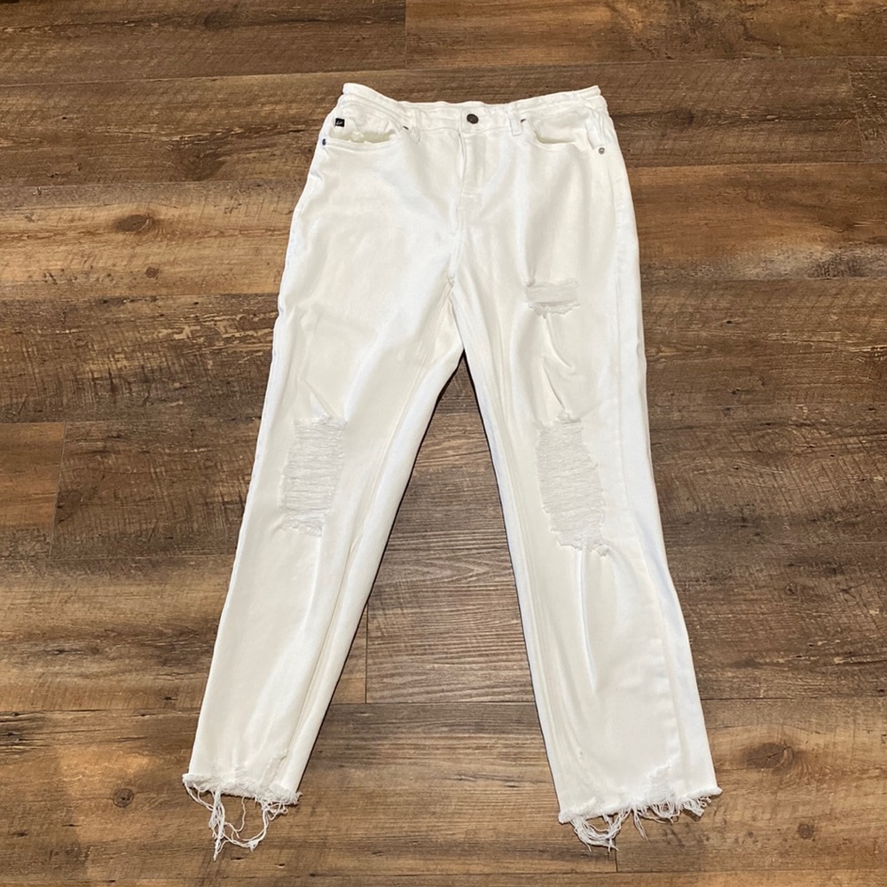 White Kancans